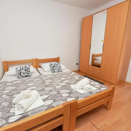 Apartments Rem Novalja Exterior photo
